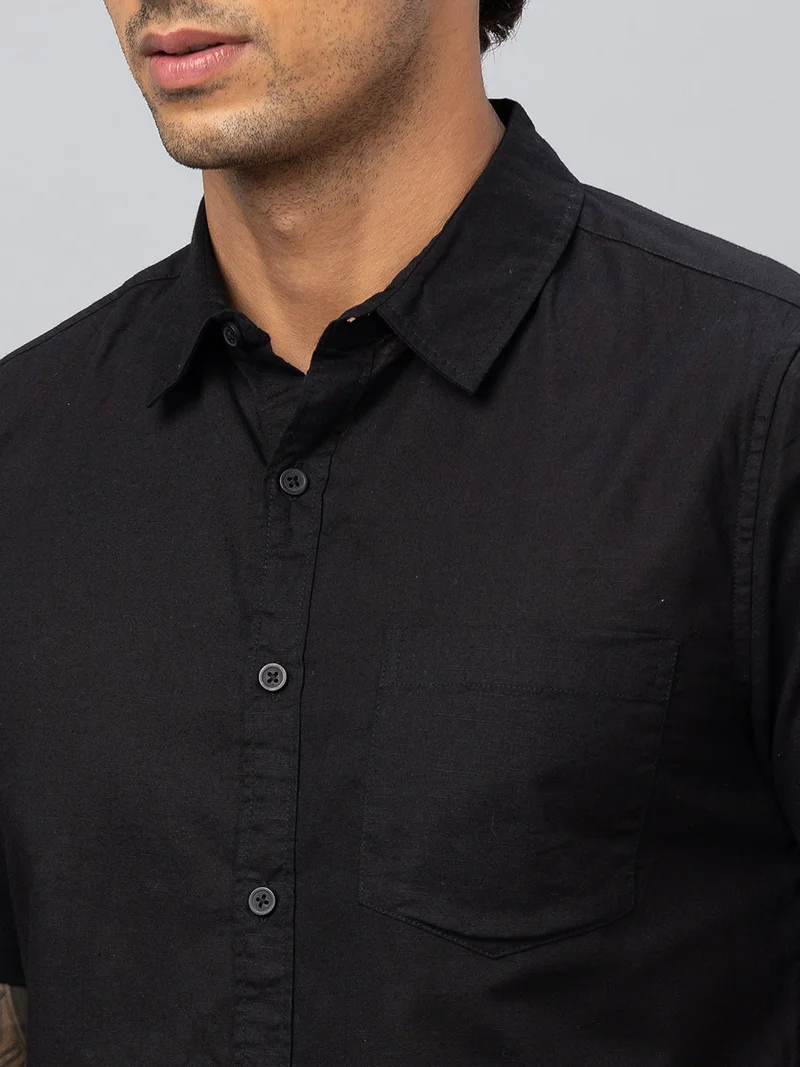 globus Globus Men Black Solid Cotton Regular Fit Casual Shirt