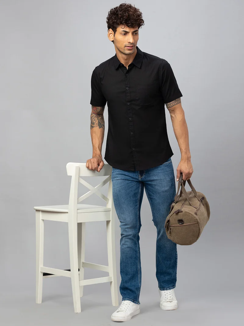 globus Globus Men Black Solid Cotton Regular Fit Casual Shirt