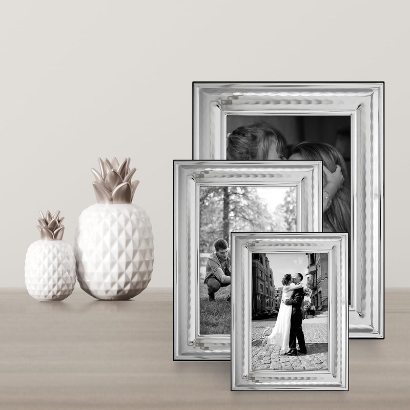 Siena إطار صور سينا الكلاسيكي المصنوع من الفضة الم hammered  بلمسة مقاومة للتآكل  إطار صور مثالي لأي طاولة جانبية  خزانة  رف  أو طاولة ليلية  فضي  8x10 - Image 2