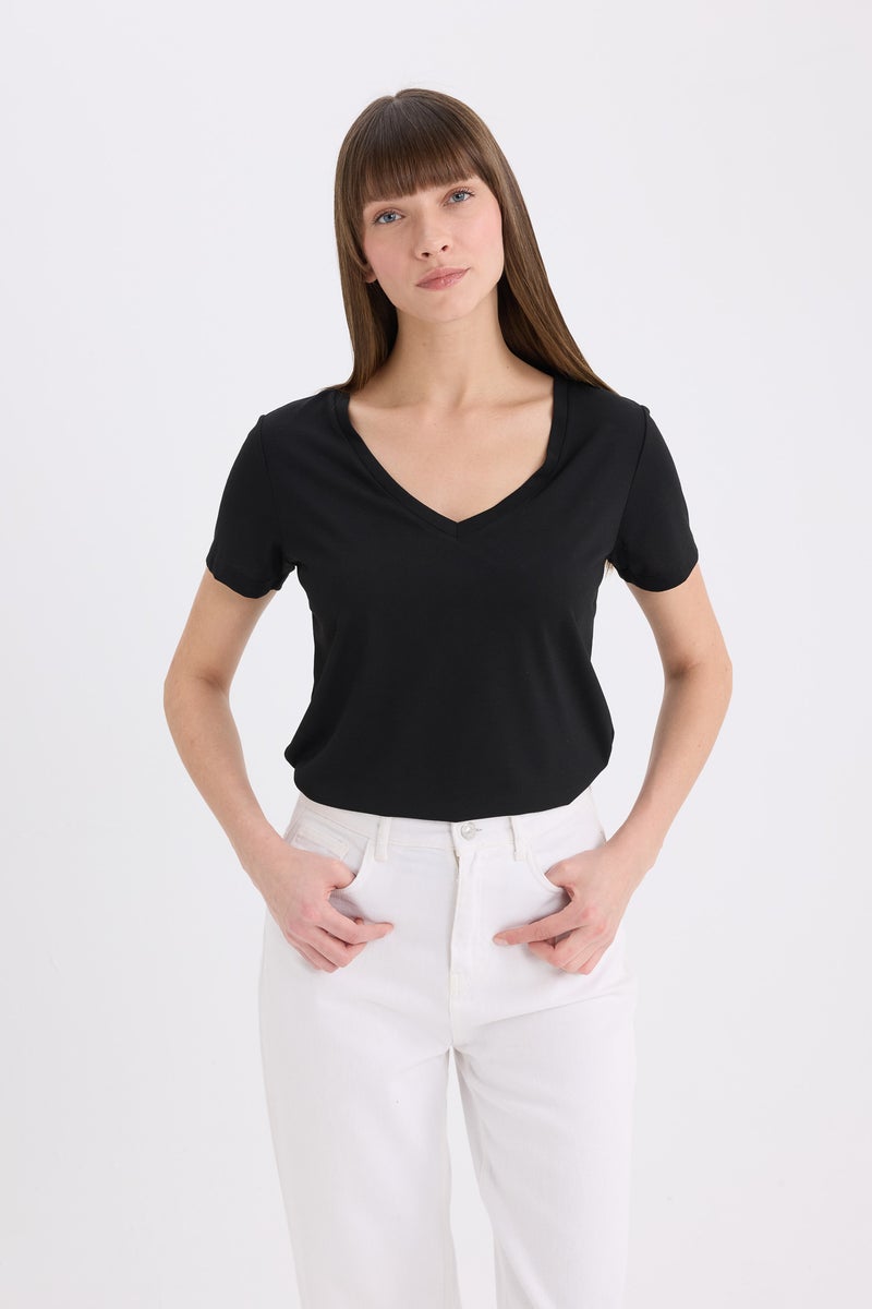 DeFacto Woman Regular Fit V Neck Basic Short Sleeve T-Shirt  - Image 4
