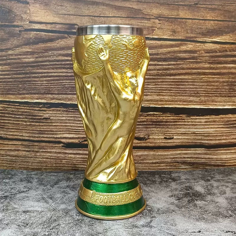 كوب بيرة على شكل كأس العالم 2026 – كأس منحوت من الراتنج الملون – هدية تذكارية لمشجعي كرة القدم وديكور منزلي – هدية رياضية فاخرة - Image 1