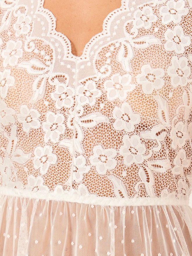 Styli Styli Lace and Dobby Pattern Flutter Sleeves Babydoll with Briefs  - Image 3