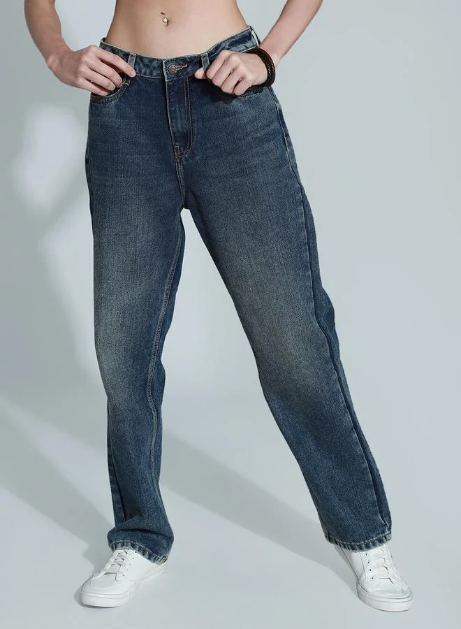 High Star Light Wash Mid Rise Relaxed Fit Jeans by Styli