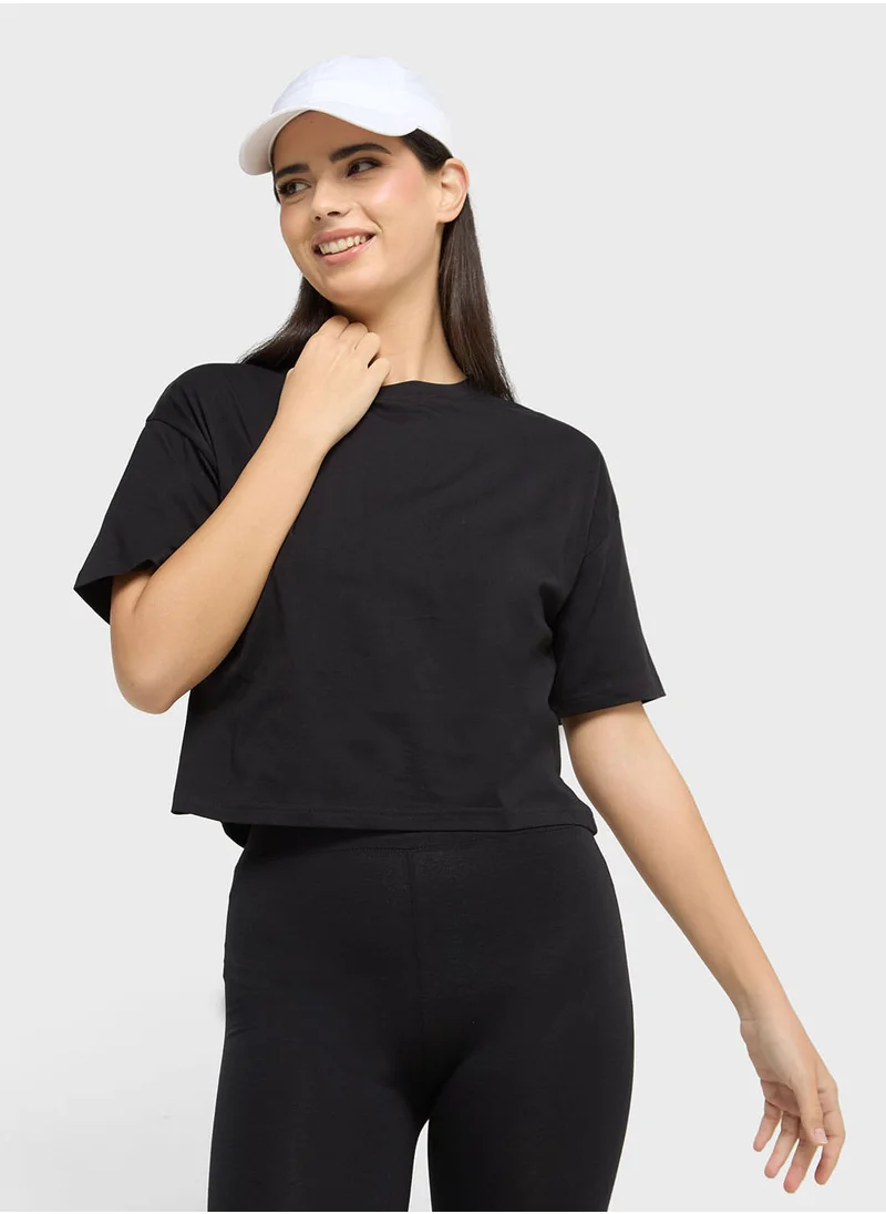 جينجر بيسيكس Boxy Cropped T-shirt