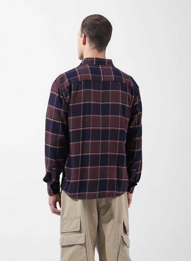 ذا انديان كراج كو Men Relaxed Fit Checked Cutaway Collar Full Sleeves Shirt