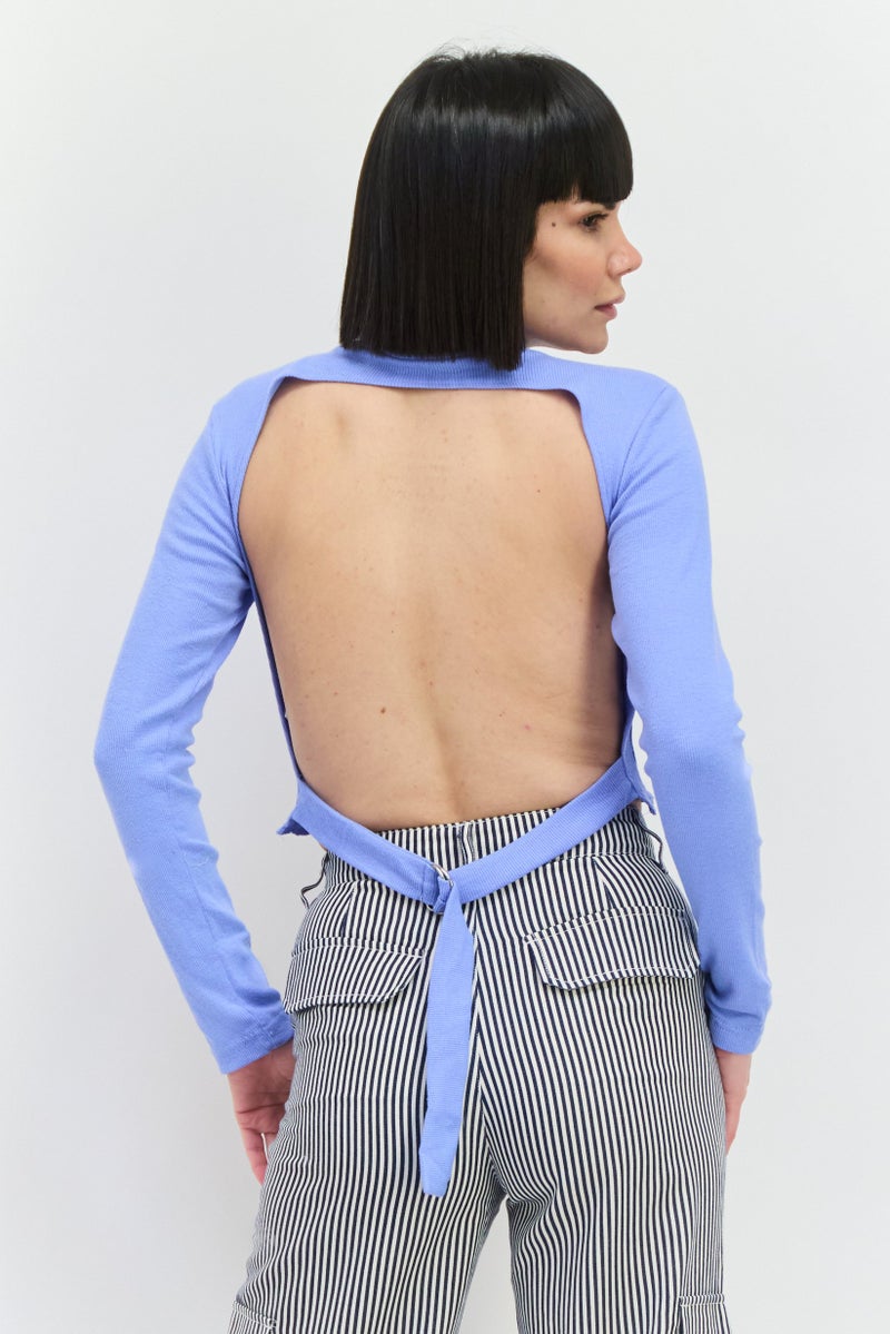 PUBLIC DESIRE بلوزة نسائية برقبة عالية وأكمام طويلة مزخرفة من الخلف، لون أزرق فاتح - Image 2