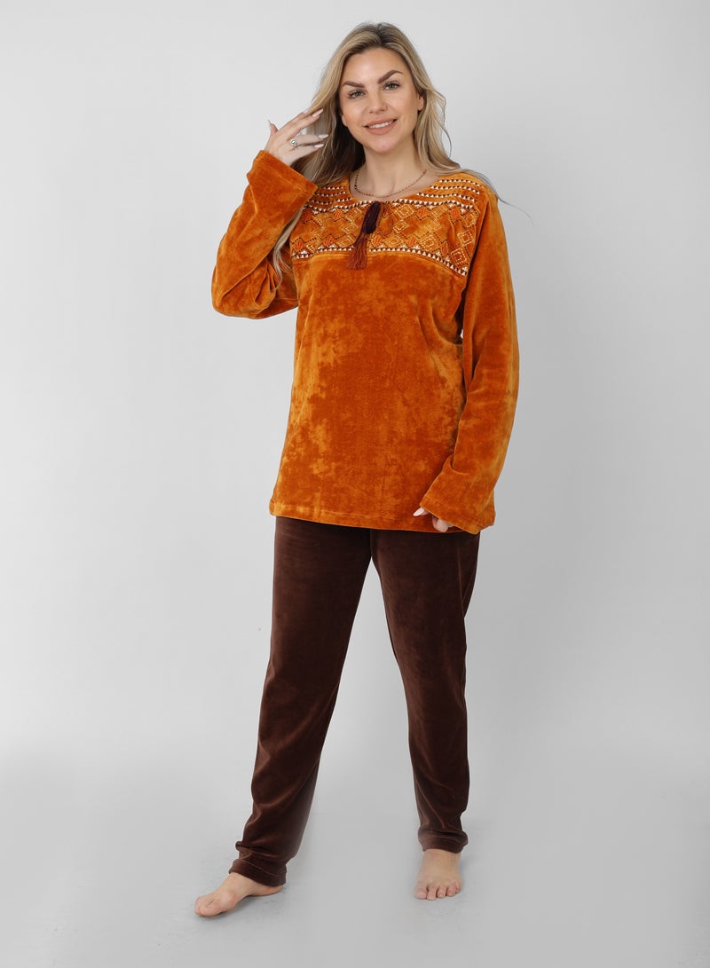 zecotex  Elegance in Every Stitch – Velvet Pajamas with Exquisite Embroidery  - Image 1
