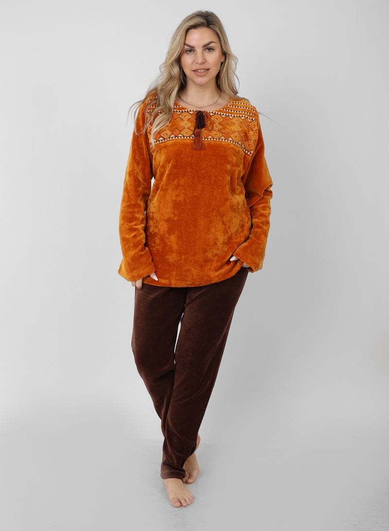 zecotex  Elegance in Every Stitch – Velvet Pajamas with Exquisite Embroidery  - Image 2
