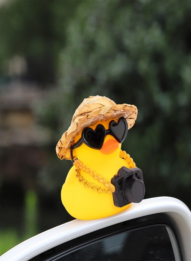 ونوو زينة سيارات وونو: بطات مطاطية، بطة مطاطية لتزيين لوحة القيادة، بطة لطيفة بقبعة من القش، قلادة، كاميرا صغيرة، نظارات على شكل قلب أسود - Image 3