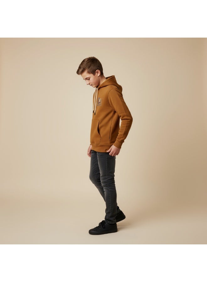 سيزار هودي اولادي  مزود بغطاء للرأس وطباعات علي الضهر والصدر - Image 5