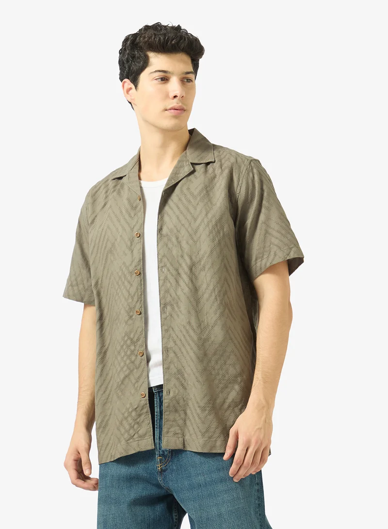 ريبلز مع نمشي Mens Resort Collar Shirt