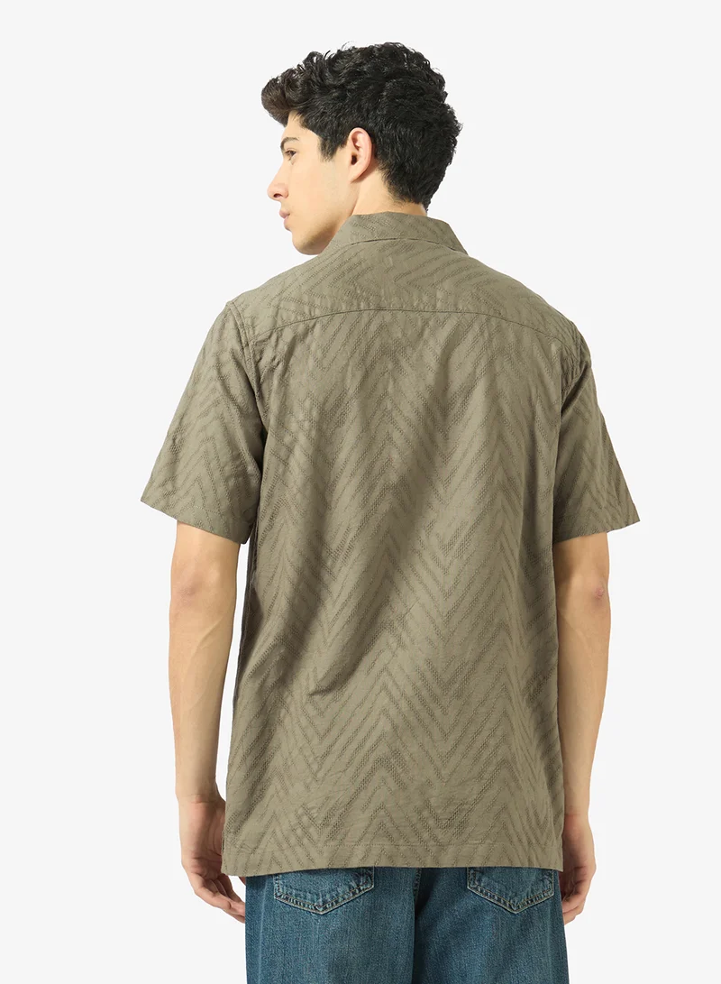 ريبلز مع نمشي Mens Resort Collar Shirt