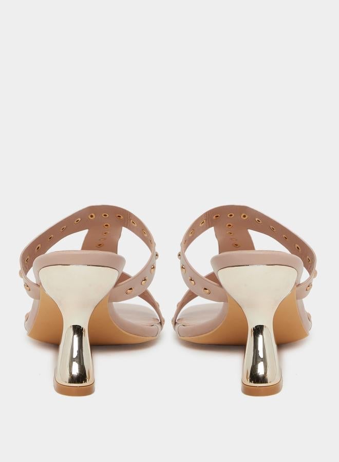 ستايلي صندل بكعب قطة وتفاصيل مُنمقة - Image 5