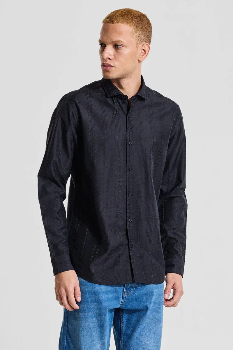 سنيتش قميص ضيق مخطط باللون الأسود