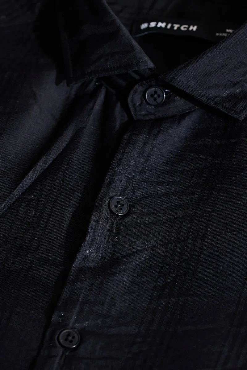 سنيتش قميص ضيق مخطط باللون الأسود