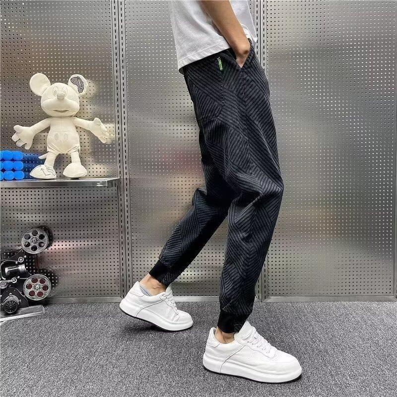 Unisex Classic Denim Jeans Loose Fit Daily Outdoor Wear - Image 5