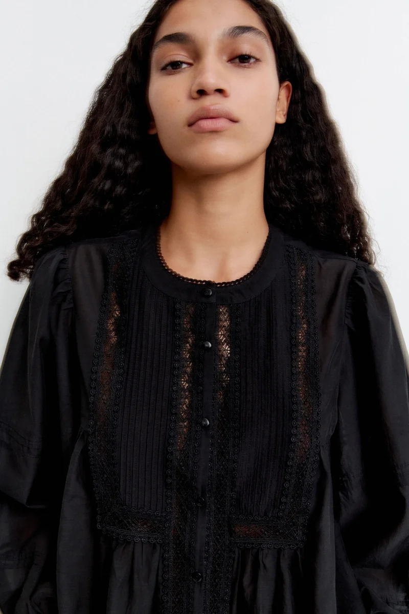 اتش اند ام بلوزة بطيات رفيعة