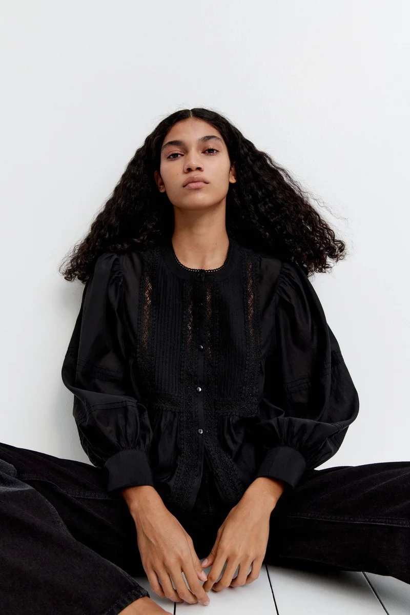 اتش اند ام بلوزة بطيات رفيعة