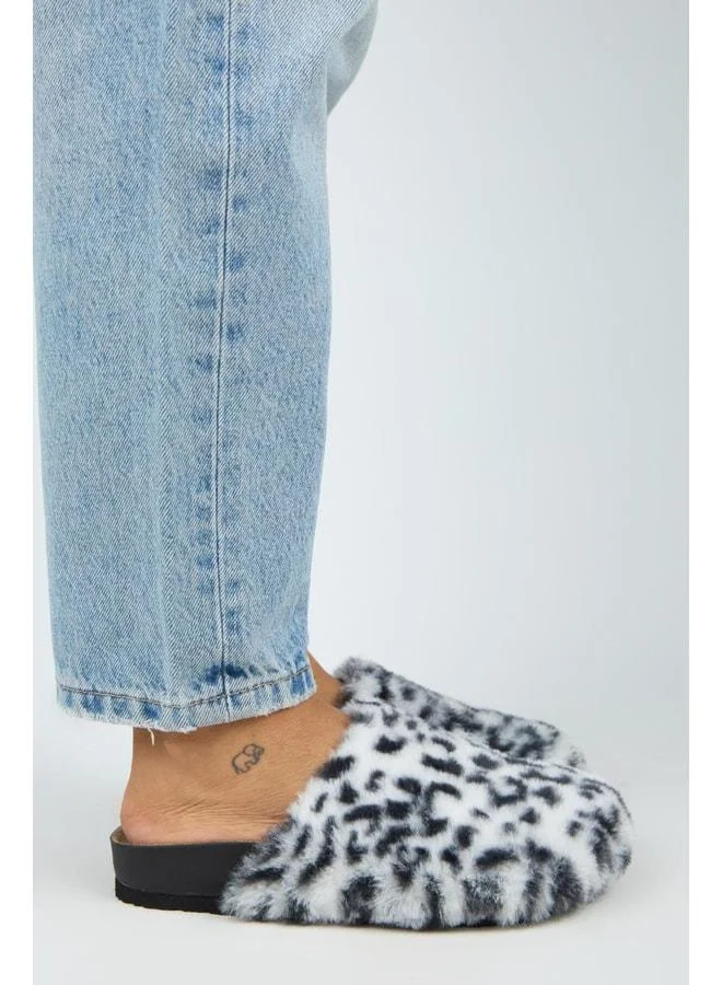 Leda Women's Plush Plain White Leopard Slippers.