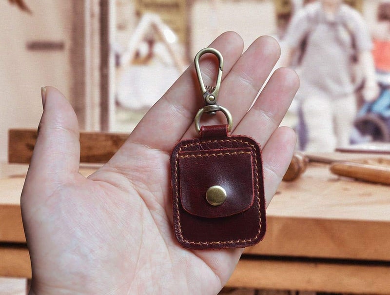 WINGKIND AA Medallion or Coin Holder, Leather Key Chain Snap Open Leather Case (Reddish Brown) - Image 2
