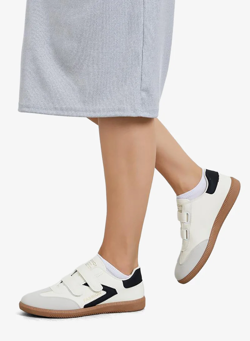 ستايلي اكتيف سنيكرز ستايلي بألواح وإغلاق بشريط لاصق