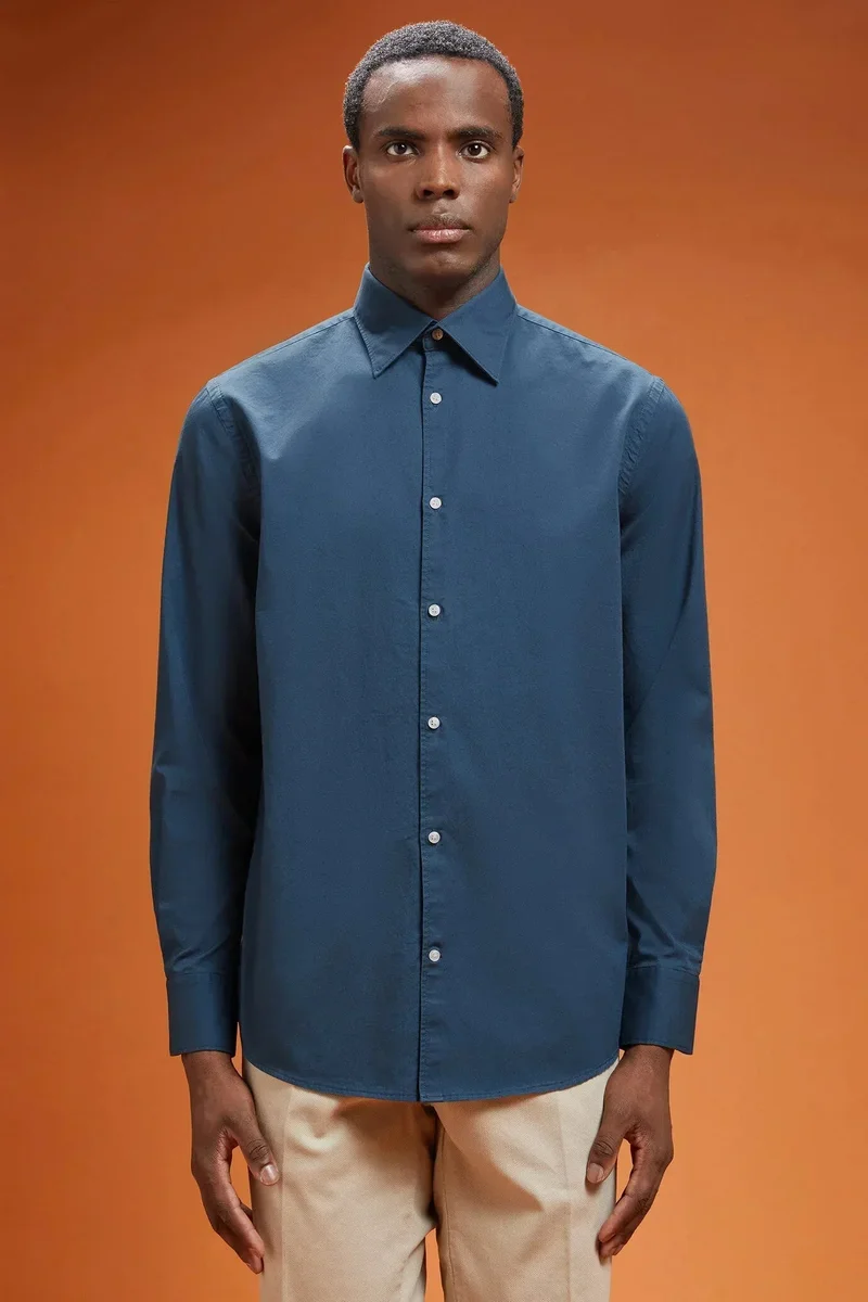 Men's comfort fit casual shirt with a classic collar in plain 100% cotton washed gabardine - Indigo