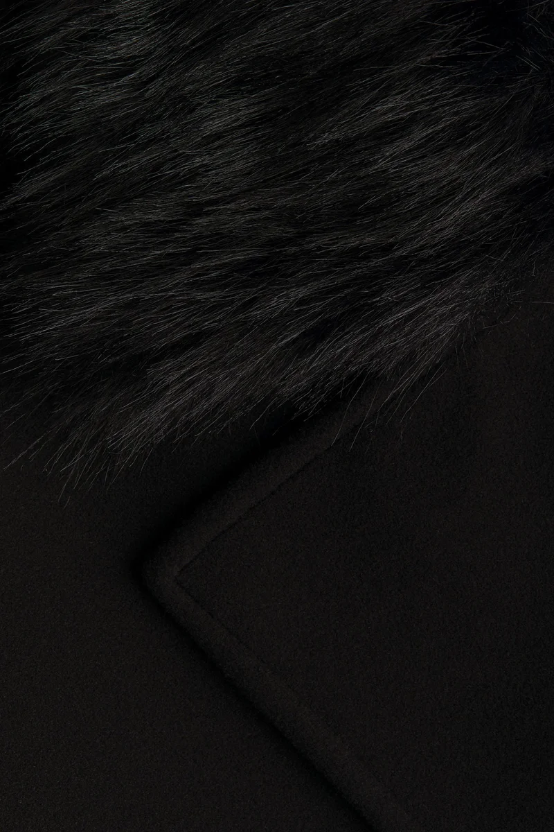 اتش اند ام معطف سميك بياقة منفوشة