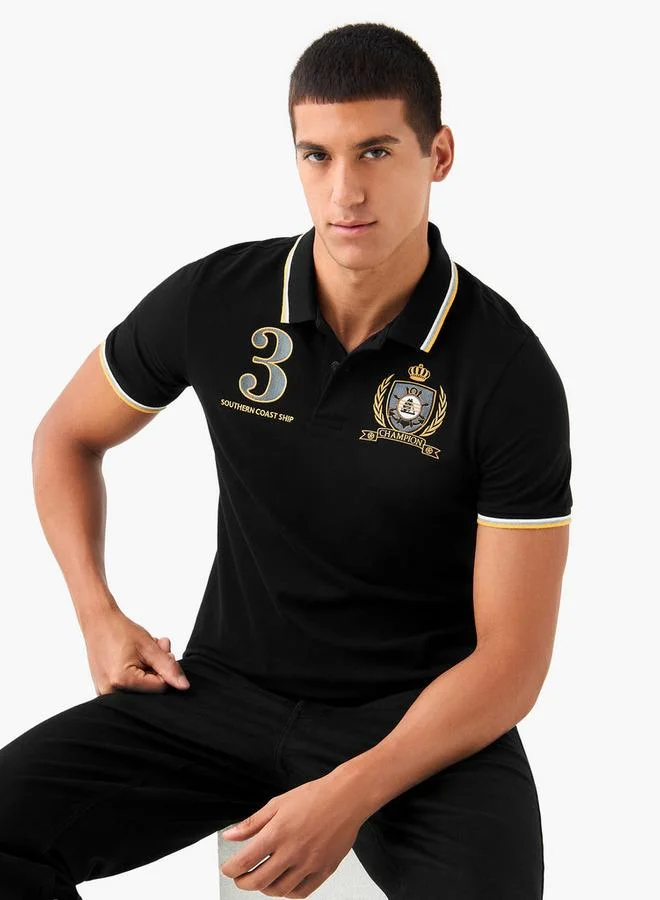 سبلاش فيڤ تيشيرت بولو مطرز بشعار