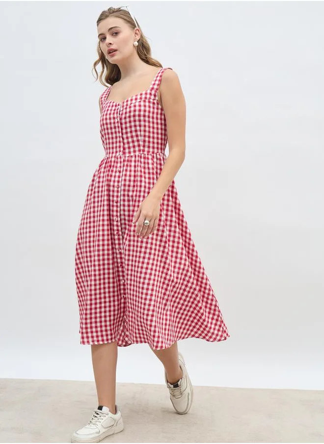 Styli Styli Women Red Gingham Checked Sweetheart Neck A-Line Midi Dress with Smocked Back