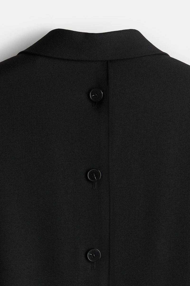 اتش اند ام بليزر مع زر من الصوف