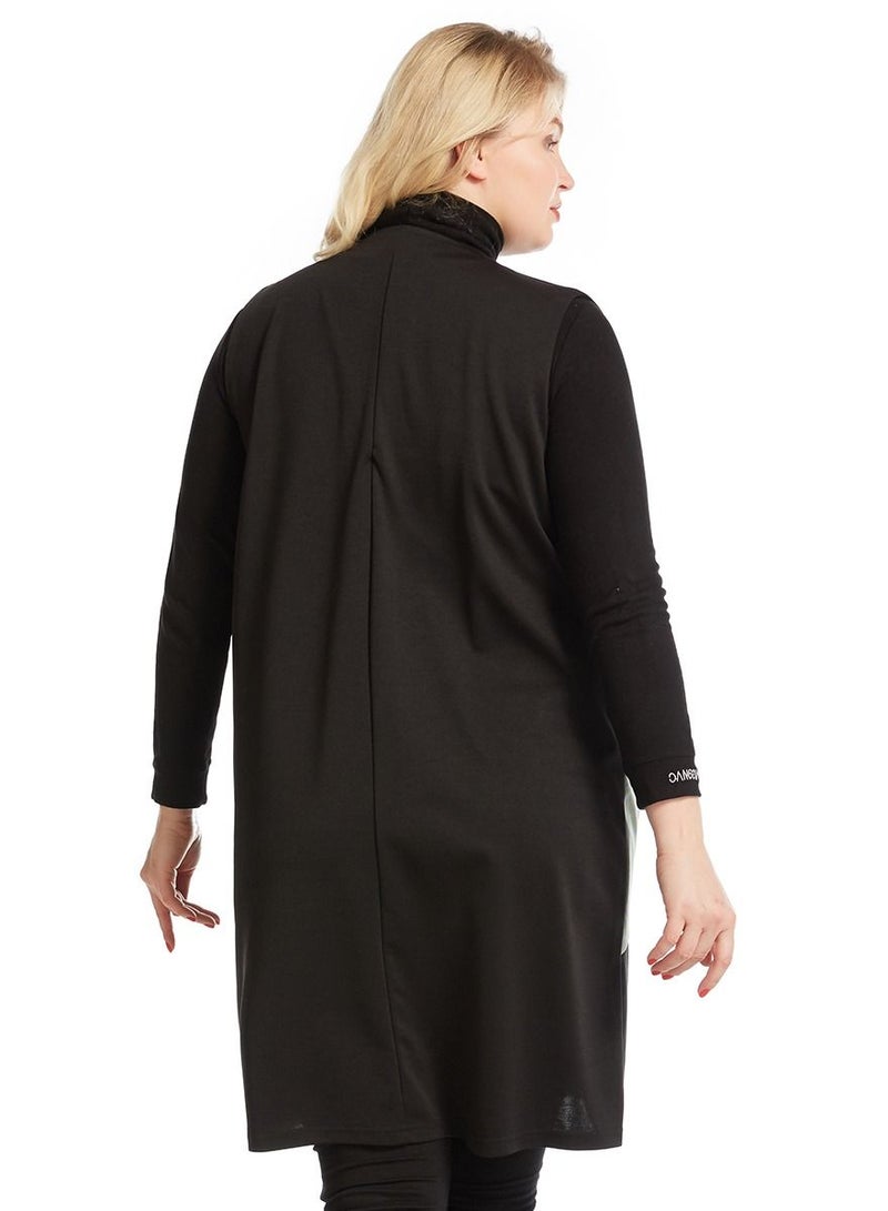 Loquat Lady's Plum-Size Loose Waistcoat With Pockets Black/Green  - Image 3