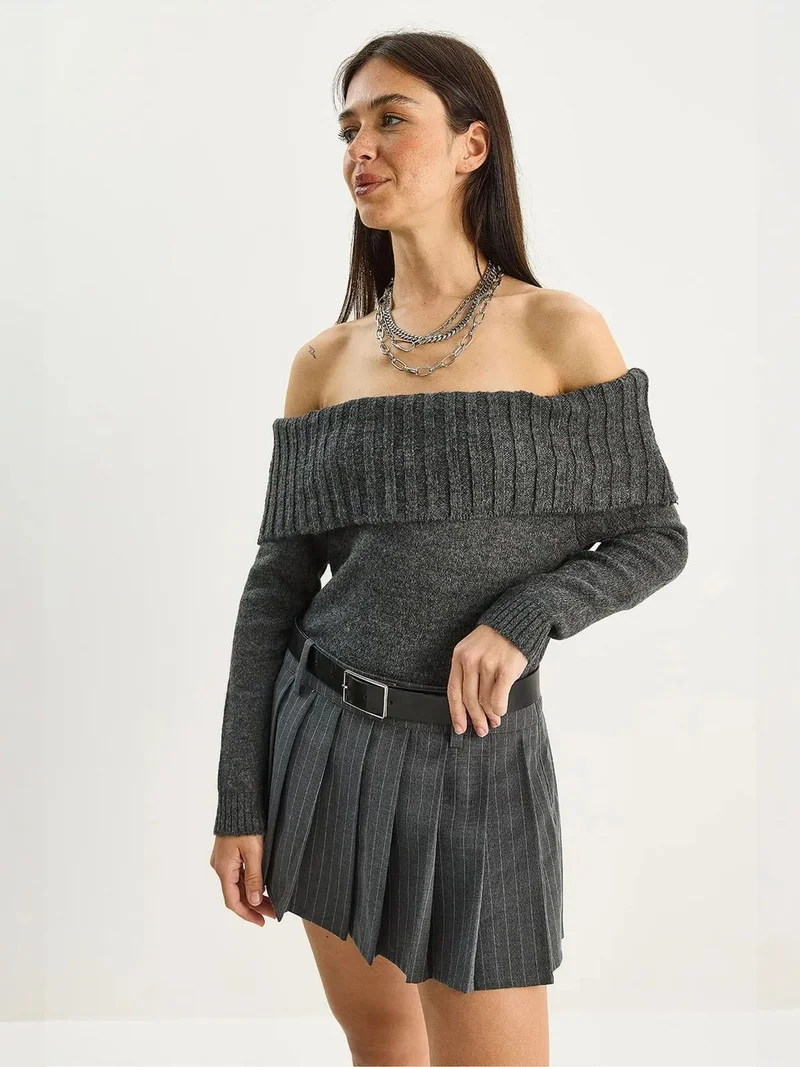 بيانكو لوتشي LUCCI Knit Sweater with Madonna Collar
