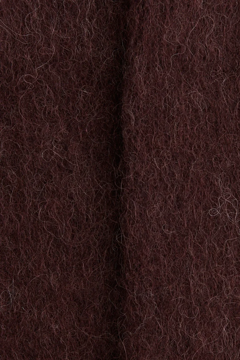 اتش اند ام جوارب من الزغب