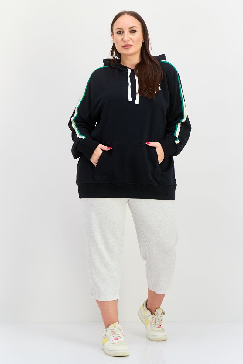 New Balance سويت شيرت خارجي طويل الأكمام للنساء بقصة مريحة، أسود - Image 2