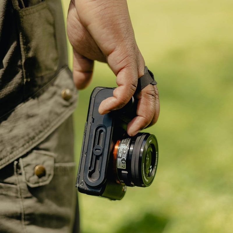 Peak Design Micro Clutch L-Plate Hand Strap for Mirrorless Cameras - Black - Image 3