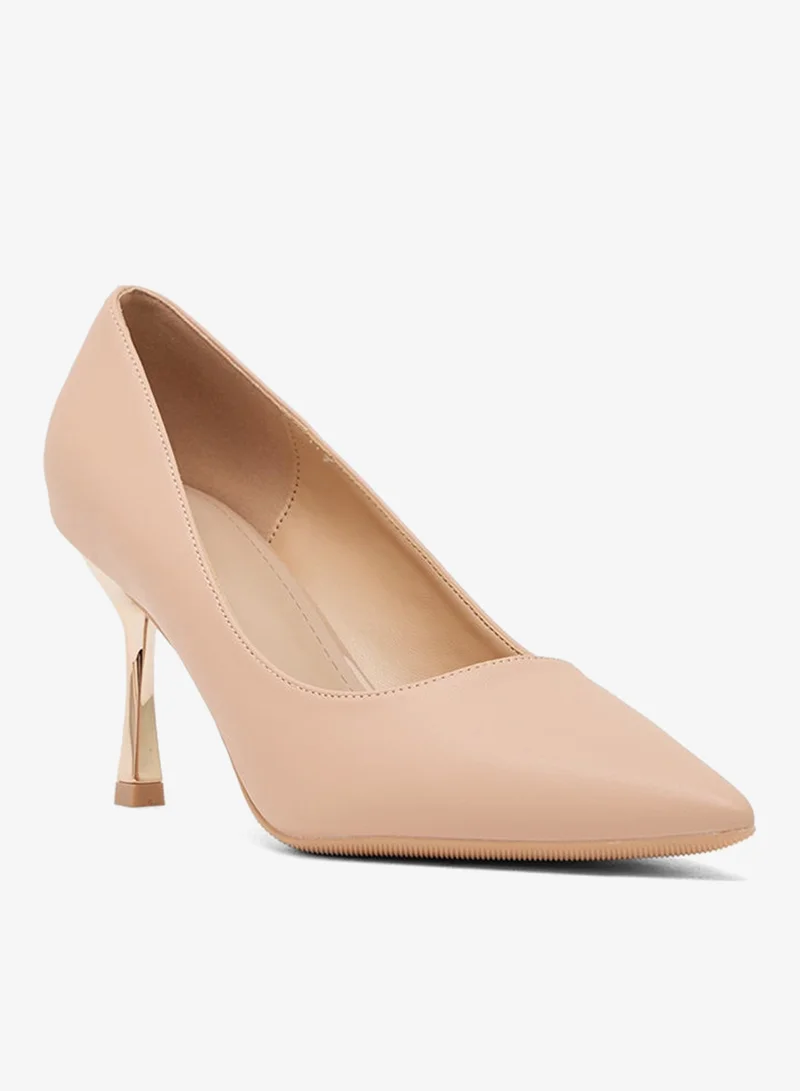 ايلا حذاء بكعب عالٍ