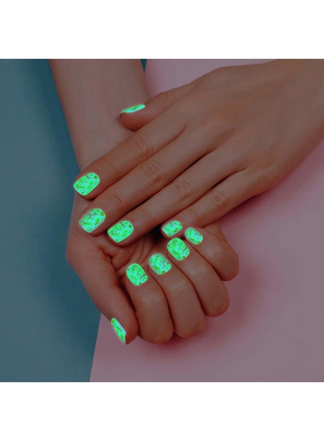 Hot Focus طقم أظافر يونيكورن - مجموعة طلاء أظافر للأطفال للفتيات من عمر 5 إلى 12 عامًا مع أكثر من 77 قطعة، طقم سبا، مجموعة تزيين الأظافر، تتلألأ في الظلام، ملصقات، وطلاء قائم على الماء - طقم أظافر للفتيات. - Image 5