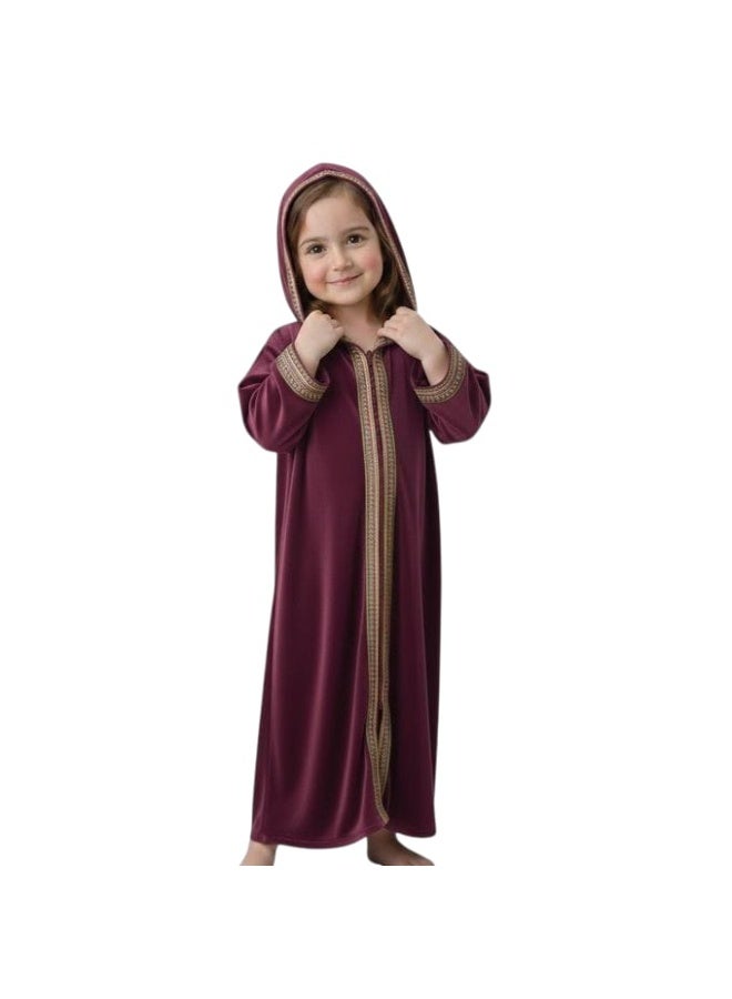 Girls' abaya with a hood, made of velvet material and handmade ribbon, fits ages 2 to 5 years.