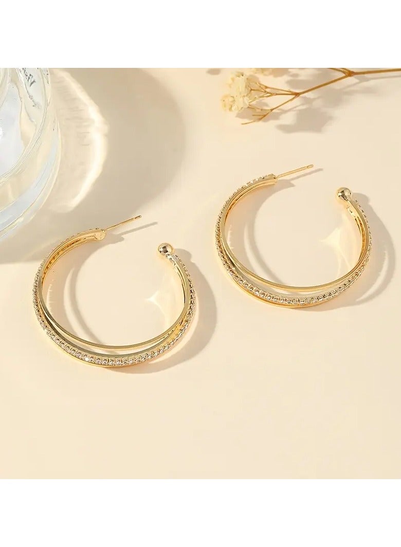 Goolsky زوج من أقراط هووب ثلاثية أنيقة بلون ذهبي مع لمسات من الأحجار الكريمة المتلألئة - ملابس كاجوال نحاسية أنيقة للنساء - Image 3