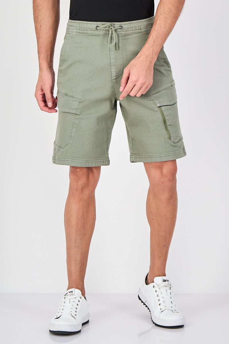 Celio Men Drawstring Plain Cargo Shorts, Olive - Image 1