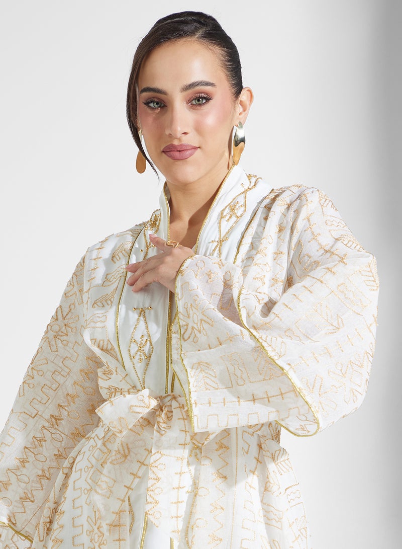 Khizana Embroidered Abaya With Inner - Image 3