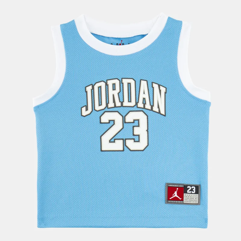 نايكي طقم 23 تيشيرت وشورت للأطفال