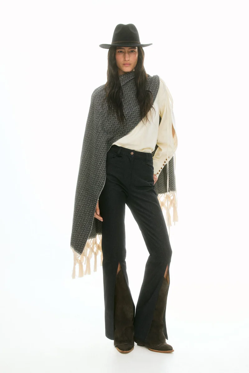 اتش اند ام جينز واسع بفتحة أمامية