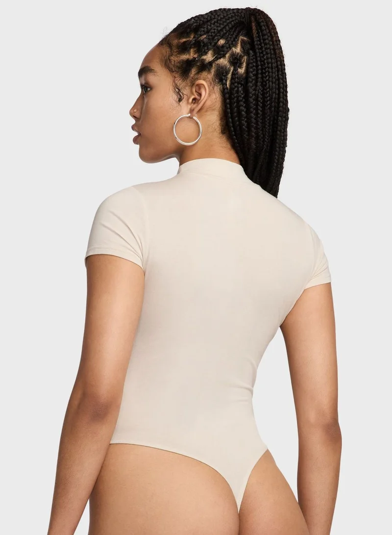 نايكي بودي سوت محبوكة من نايكي سبورتسوير