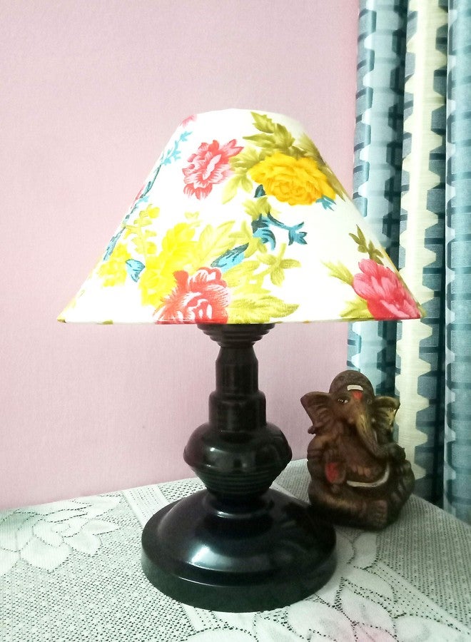 M2 Look مصباح طاولة M2 Look ذو قاعدة معدنية أنيقة وغطاء مخروطي مزين بنقشة زهور متعددة (أسود) - عبوة من قطعة واحدة - Image 3