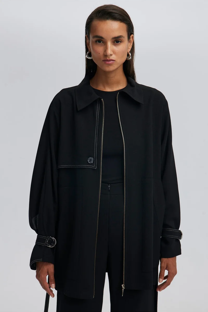 توتشي Aller Detailed Contrast Stitched Jacket
