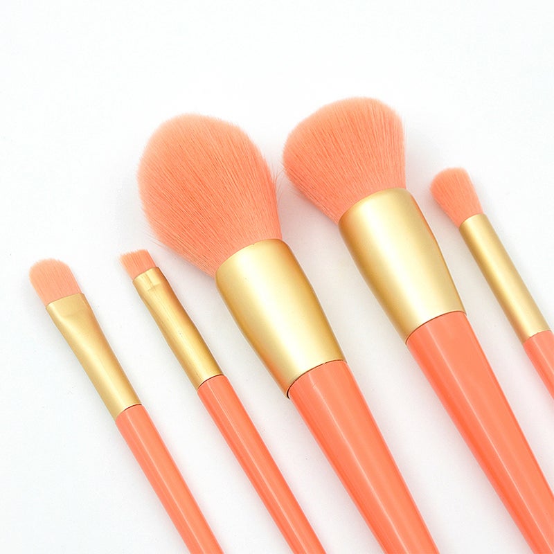 💄 مجموعة ٥ فرش مكياج ناعمة برتقالية رأس مخروط شكل بلاستيك مقبض أدوات مكياج محمولة - Image 3