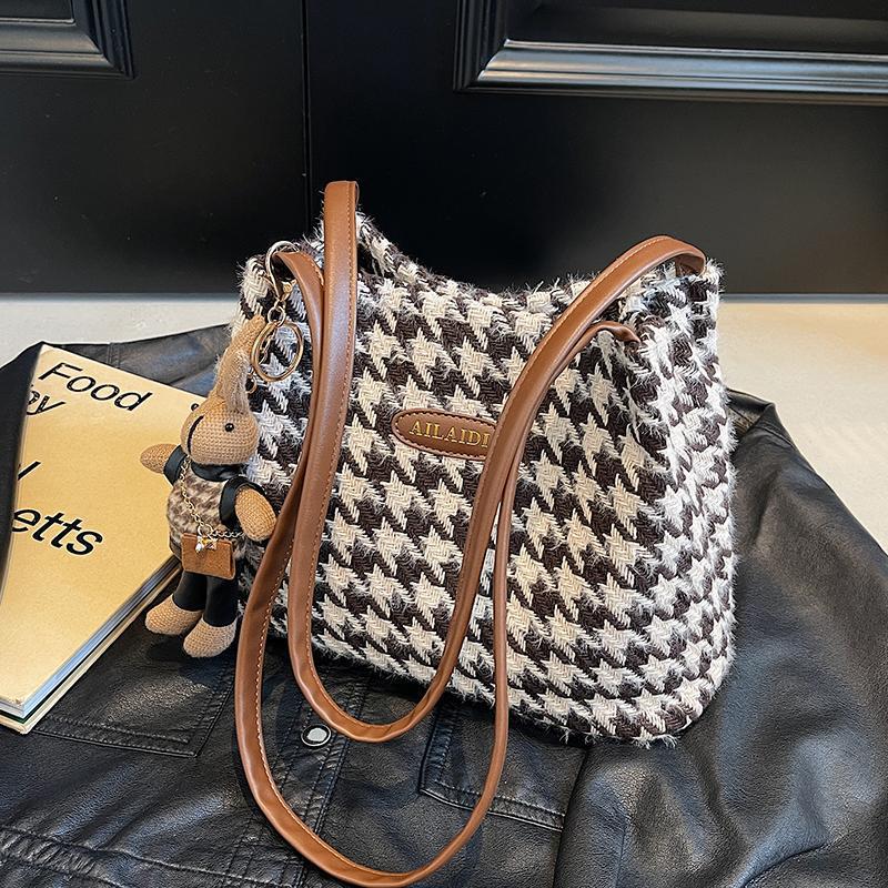 Niche Woolen Bag Women'S Commuter All-Match Shoulder Bag Casual Portable Tote Bag - Image 2