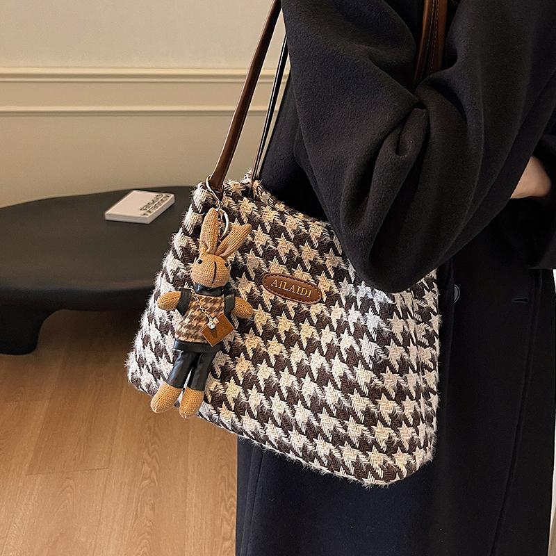 Niche Woolen Bag Women'S Commuter All-Match Shoulder Bag Casual Portable Tote Bag - Image 3