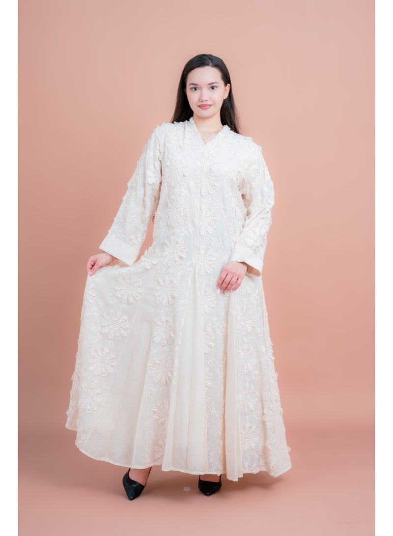 اكسا جلابية مطرزة بتلات ناعمة - Image 1